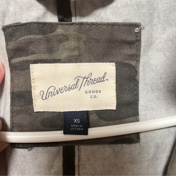 Universal Thread Camouflage Jacket. Size XS. - Picture 3 of 6